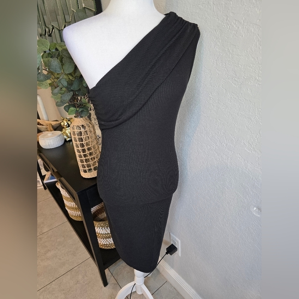 House of Harlow 1960 Black Ribbed One-Shoulder Dress Size S